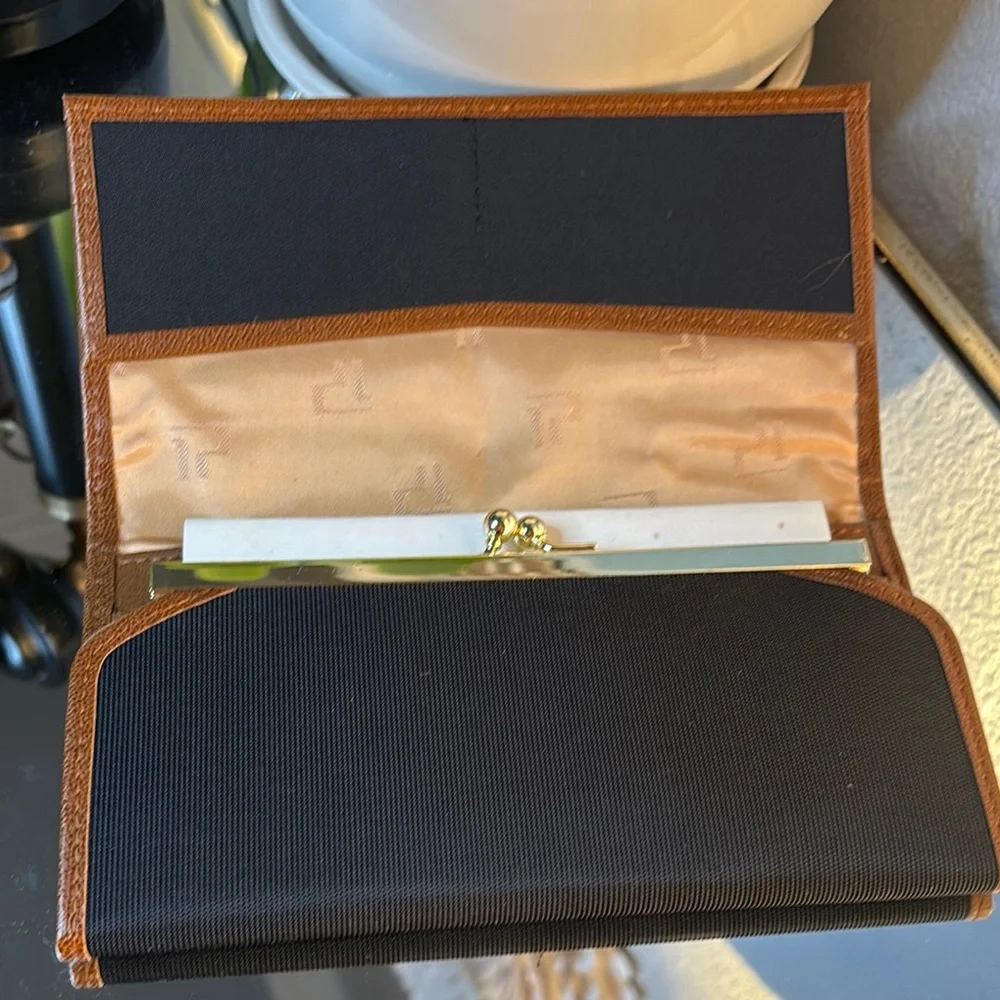 Pola Elegant Black and Brown Wallet
